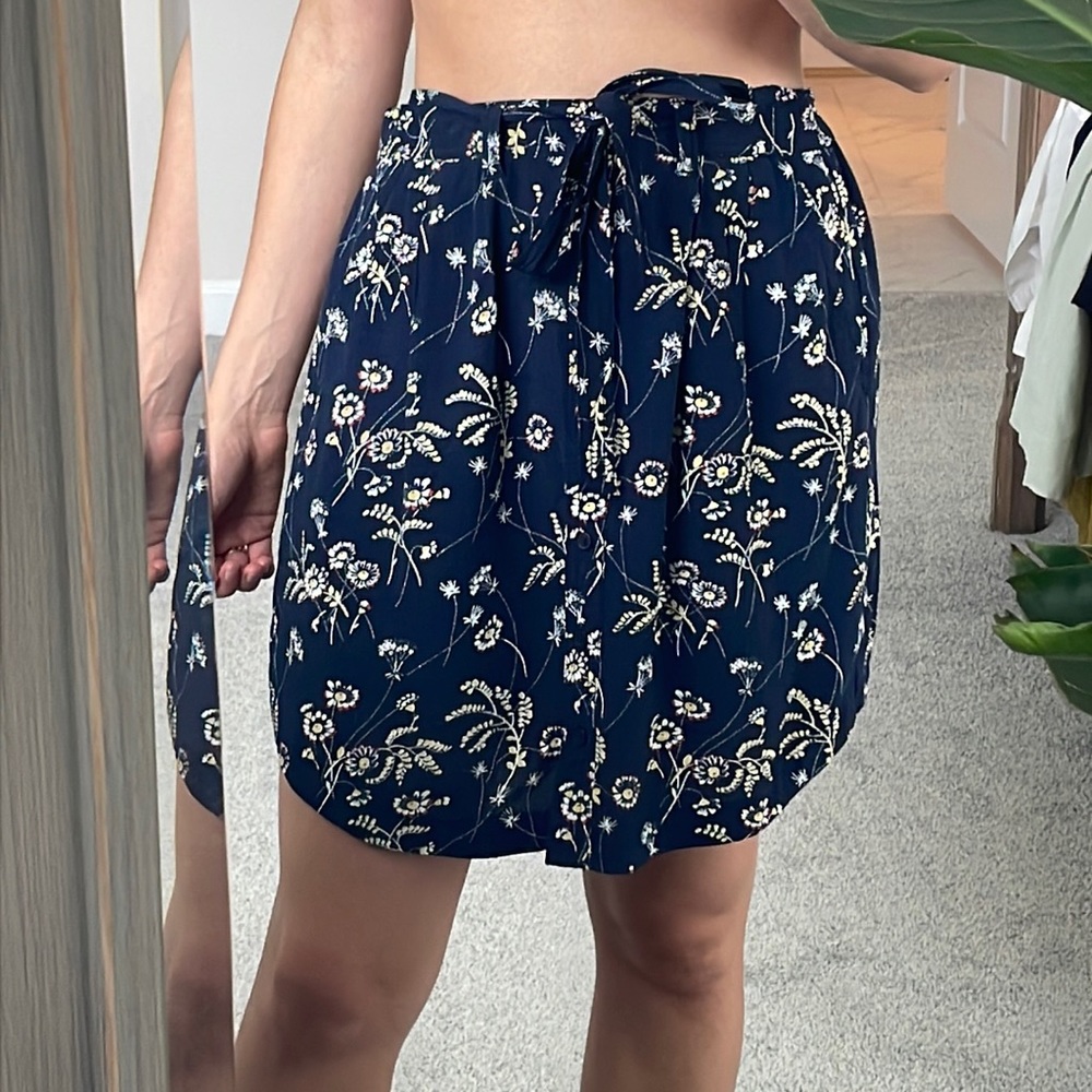 Loft floral tie skirt
